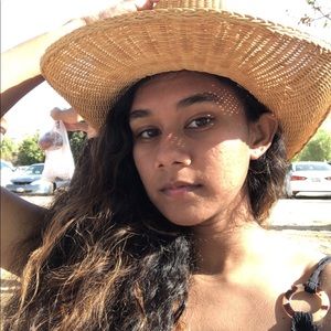 Meet your Posher, Fariha